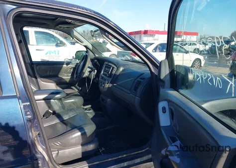 2003 Mazda Tribute Es V6 z USA, uszkodzony, nr VIN 4F2CZ06143KM35325